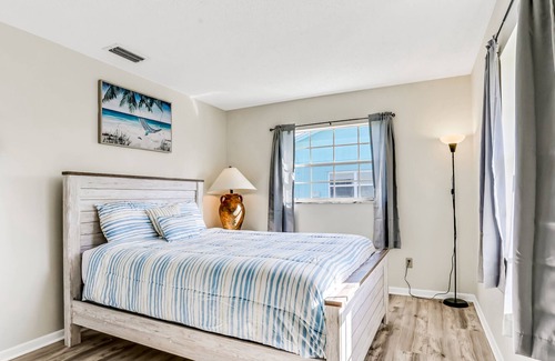 Saint Augustine Shores House | Beautiful home with fenced yard, central AC, & washer/dryer - snowbirds welcome