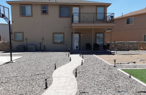 Biggs Field House | Beautiful Home with spacious rooms and backyard!