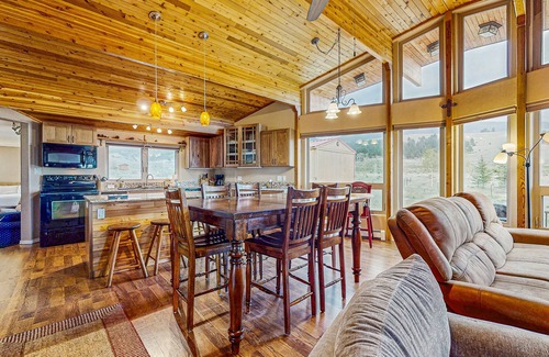 Cimarron House | Beautiful Home with WiFi, Wood Stoves, Private Washer/Dryer, and Mountain Views