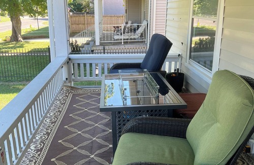 Danville House | Beautiful “House” 4-bed”ROOMS” not bunks-Hotel 4 Bedrooms 100 dollars each room