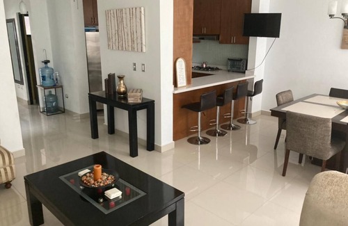 Monterrey House | Beautiful house - Close to shopping centers and entertaining