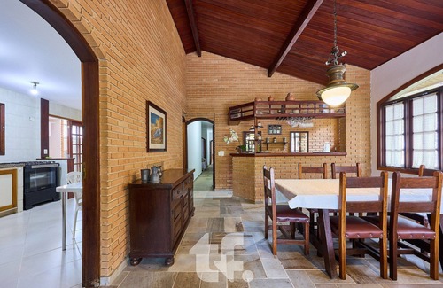 Pedra Verde Condo | Beautiful House in Pedra Verde Condominium By Temporada Férias