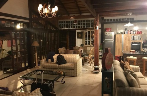 Boicucanga Beach House | Beautiful house near the beach