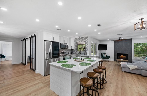 Bee Ridge House | Beautiful House w/Pool, 10 Min to Siesta Beach