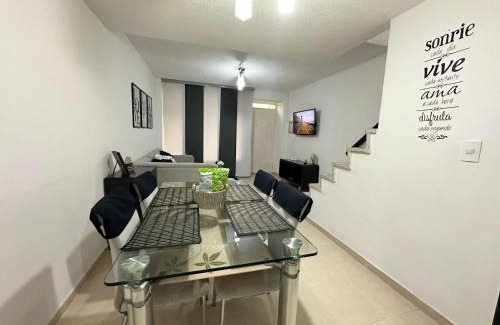 Pereira House | Beautiful house with a pool in Pereira