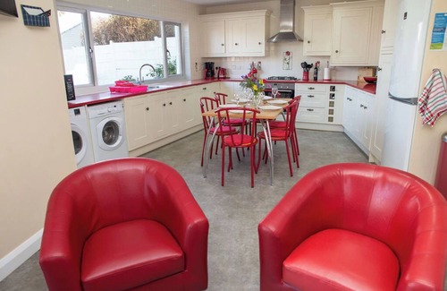 Aberporth House | BEAUTIFUL HOUSE WITH AMAZING SEA VIEWS IN ABERPORTH. 10 MINS WALK TO BEACH