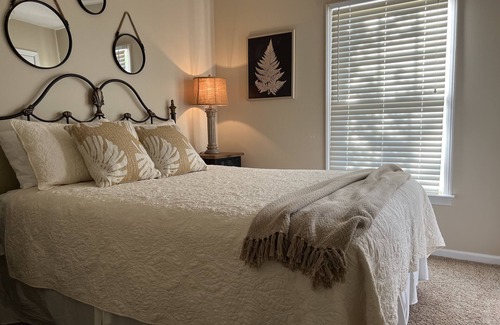 Northport House | Beautiful Lake Front Home with Amazing Views Located Just 15 miles to UA.