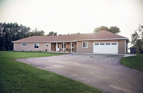 Willmar House | Beautiful Lake Home on Long Lake, Sleeps 18, Over 2 Acres