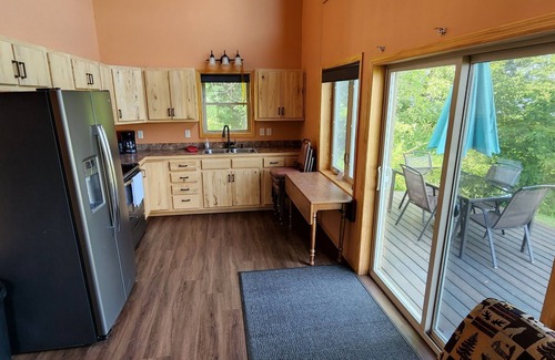 Hill City Cabin | Beautiful Lakeside Grand Cabin