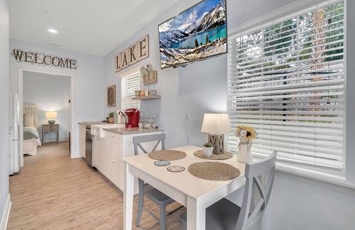 Clermont Cottage | Beautiful Lakeview 1 bedroom/1 bath unit