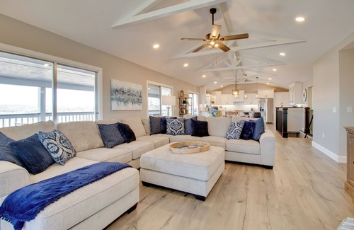 Lakeview House | Beautiful Lakeview Home: Near Bull Shoals Lake!