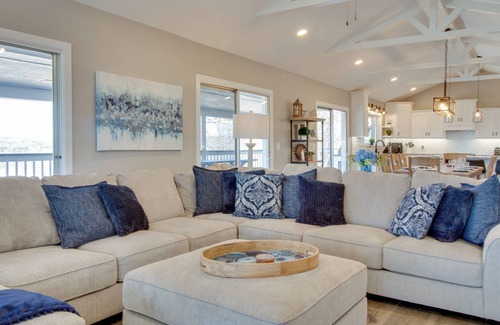 Lakeview House | Beautiful Lakeview Home: Near Bull Shoals Lake!