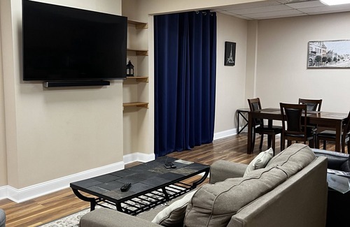 Glen Iris Apartment | Beautiful lofty private parking