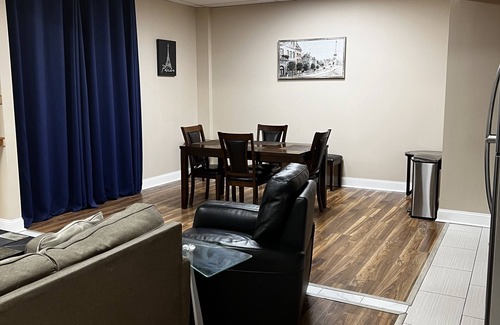 Glen Iris Apartment | Beautiful lofty private parking