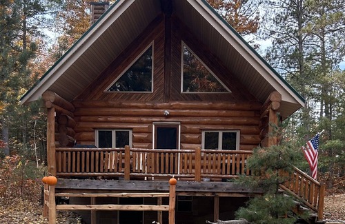Au Train Cabin | Beautiful log cabin nestled in the Hiawatha National Forest located in The UP.