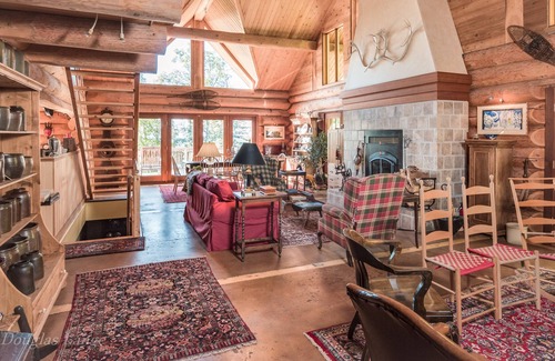 Fairbanks House | Beautiful Log Lodge with Spectacular Views