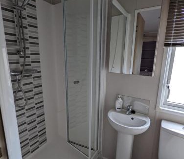 Weymouth Resort | BEAUTIFUL LUXURY Caravan HAVEN LITTLESEA STUNNING VIEWS Sleeps 6