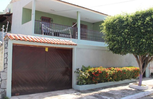 Ponta da Terra House | Beautiful mansion with swimming pool, barbecue, garage, suite and whirlpool.