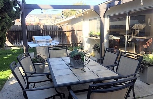 East Side Costa Mesa House | Beautiful Modern Abode next to Newport Beach