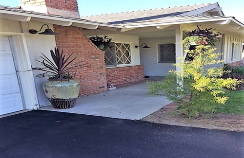 East Side Costa Mesa House | Beautiful Modern Abode next to Newport Beach