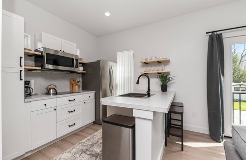Veterans Park Apartment | Beautiful, modern, open, comfy new studio centrally located in Boise!