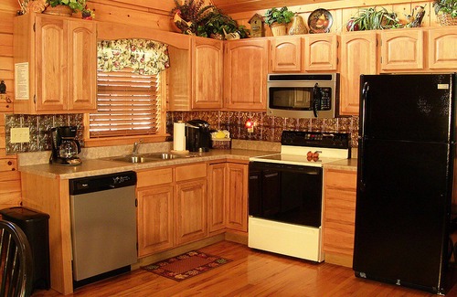 Sevierville Cabin | Beautiful Mountain Sunset View! Hot Tub, Pool Table, Closest to Dollywood