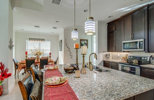 Naples Cottage | Beautiful Naples Getaway w/Pool Access!