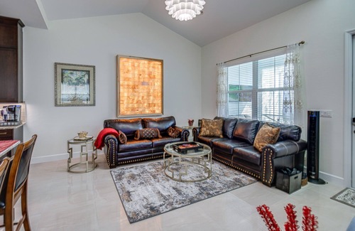 Naples Cottage | Beautiful Naples Getaway w/Pool Access!