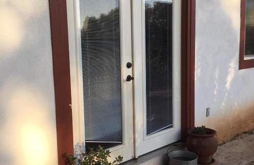 Fallbrook House | Beautiful new detached casita nestled in scenic southern CA foothills!