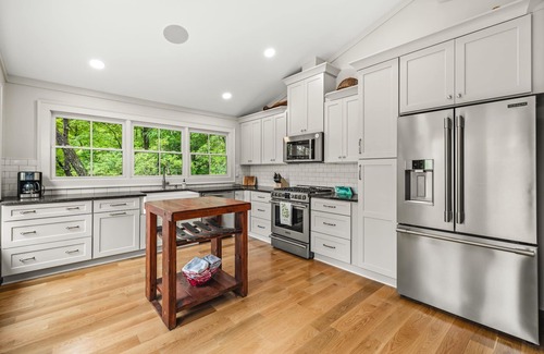 Wiley House | Beautiful New Home Overlooking breathtaking Lake Burton