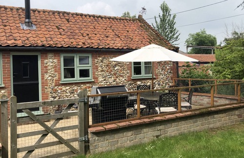 East Dereham Cottage | Beautiful Norfolk Flint Cottage in Rural Location