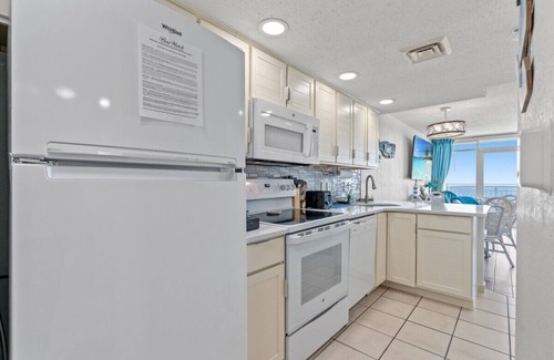 Atlantic Beach Condo | Beautiful OCEANFRONT 1-BR condo-N. Myrtle Beach. Indoor/outdoor pools-lazyrivers