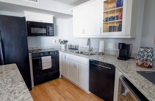 Myrtle Beach Hotel | Beautiful One Bedroom Suite + Official On-Site Rental Privileges