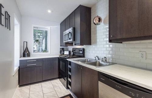 Southmoreland Condo | Beautiful One Bedroom With King Bed | 07