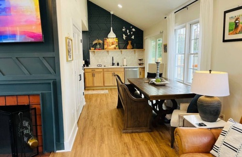 Spartanburg House | Beautiful Pet Friendly Home in Central Spartanburg Sleeps 6
