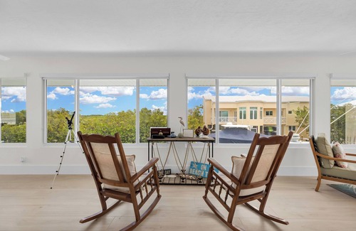 Long Key House | Beautiful Pool Home Located in a Quiet Neighborhood