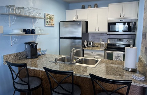 Port Clinton Condo | Beautiful Port Clinton Condo with Lake View! Short Walk to the Jet Express!