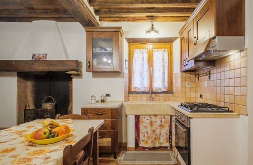 Montignoso Villa | Beautiful private villa for 2 people with WIFI, TV and pets allowed