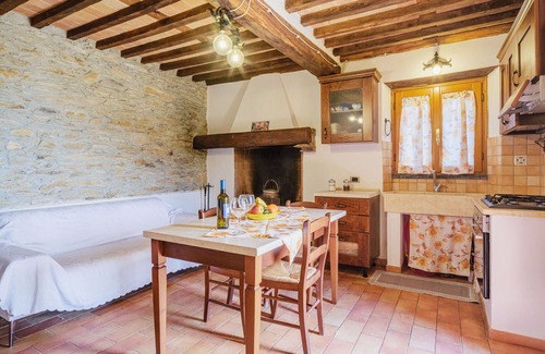Montignoso Villa | Beautiful private villa for 2 people with WIFI, TV and pets allowed