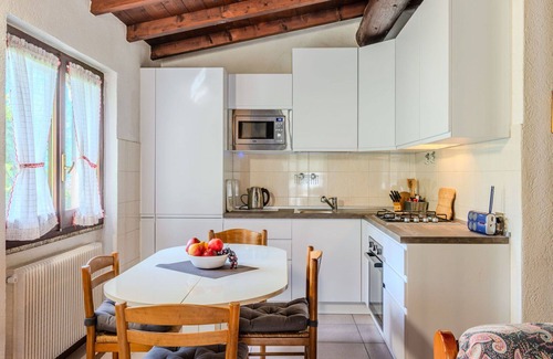 Claino Con Osteno House | Beautiful private villa for 4 people with WIFI, TV, patio, pets allowed, panoramic view and park.