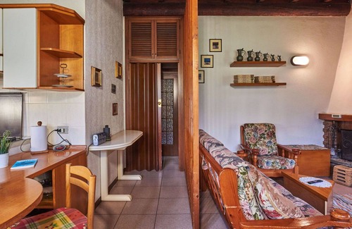 Claino Con Osteno House | Beautiful private villa for 4 people with WIFI, TV, patio, pets allowed, panoramic view and park.
