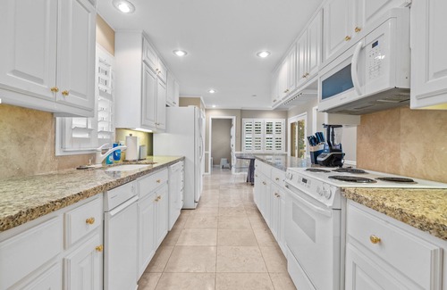 Rockwell House | Beautiful, Private Lake House with Double Dock