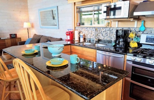 Gig Harbor Cottage | Beautiful Private Raft Island Waterfront Cottagen