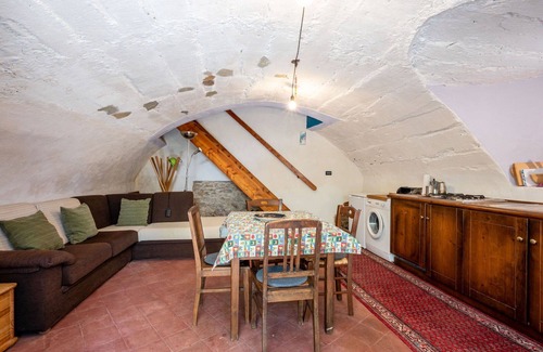 Roccabruna House | Beautiful private villa for 4 people with WIFI, TV, patio and parking