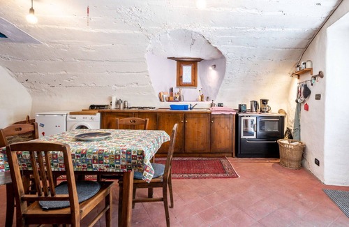 Roccabruna House | Beautiful private villa for 4 people with WIFI, TV, patio and parking