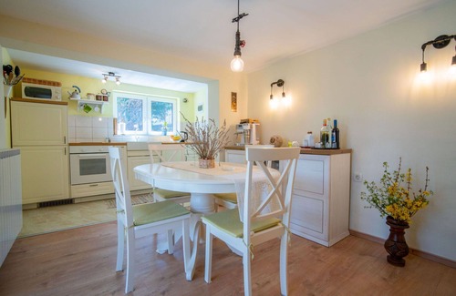 Lic House | Beautiful private villa for 6 people with hot tub, WIFI, TV, terrace and pets allowed