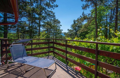 Lic House | Beautiful private villa for 6 people with hot tub, WIFI, TV, terrace and pets allowed