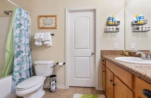 Mobile House | Beautiful quiet home in a private fenced yard.