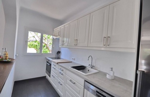 Cala Llombards Ski Chalet | Beautiful, renovated Chalet for 6 pers. with large pool, W-LAN, air conditioning, close to the sea