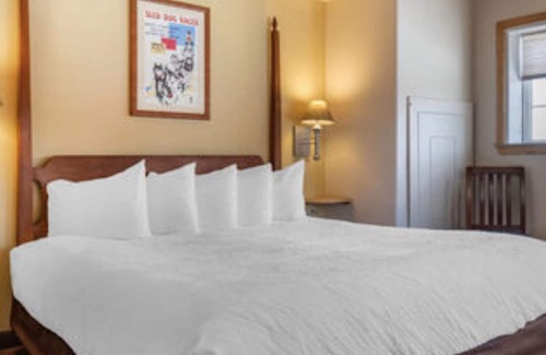 Mount Sunapee Resort | Beautiful resort in the heart of Mount Sunapee steps from the mountain.